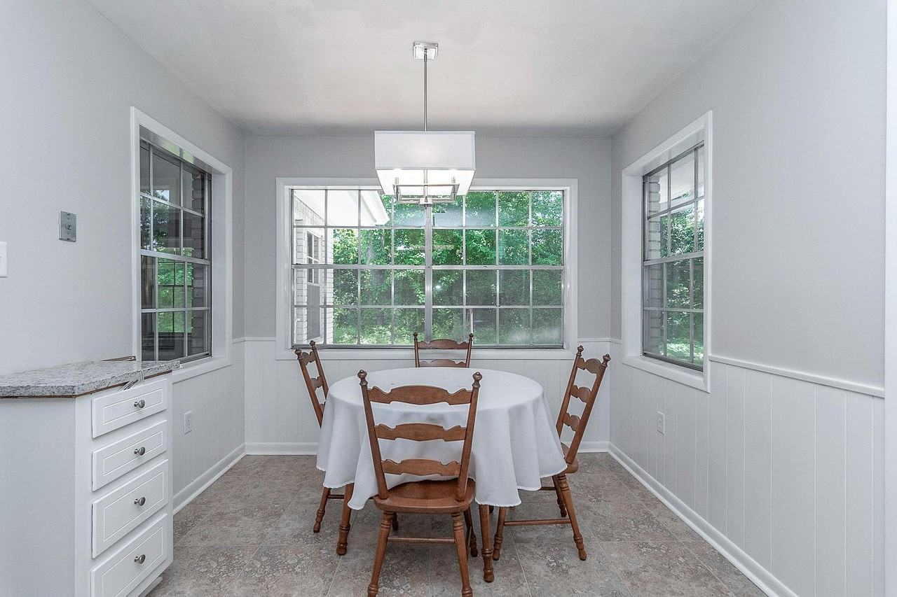 714 Huntindon Rd - Photo 2 of 14