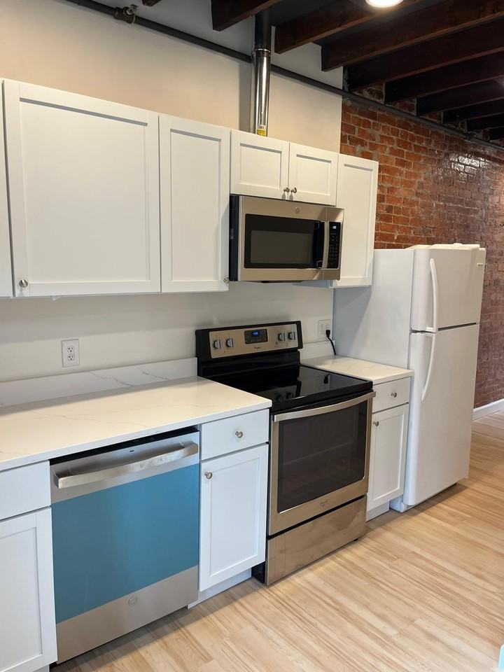 1418 Maryland Ave Ne - Photo 2 of 22