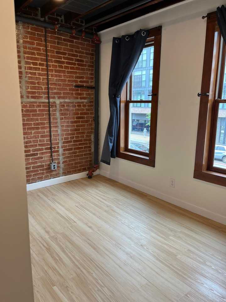 1418 Maryland Ave Ne - Photo 4 of 22