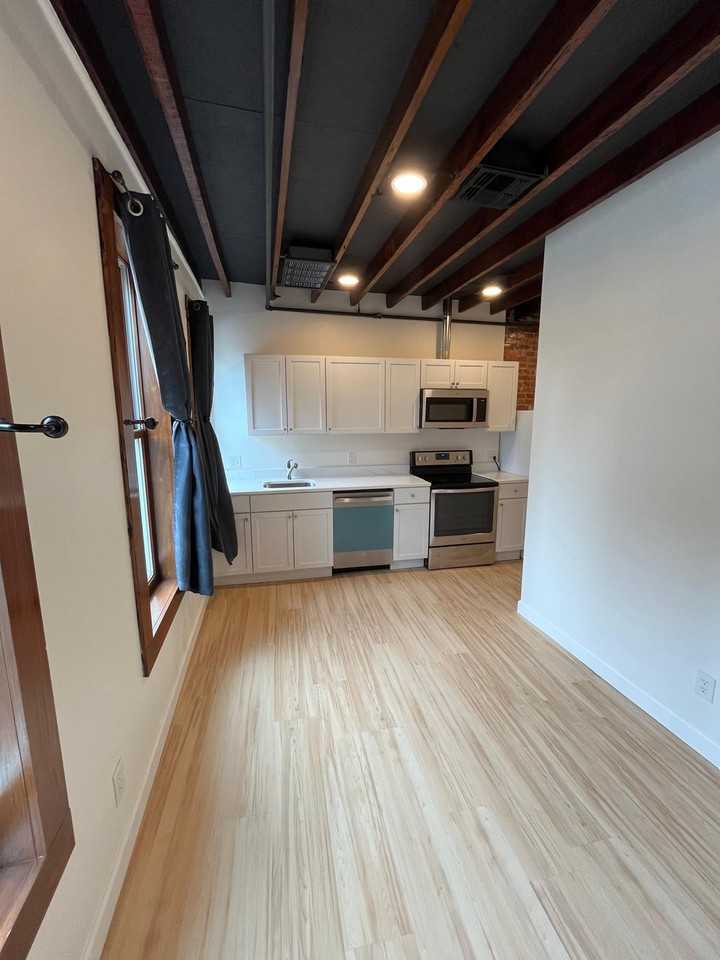 1418 Maryland Ave Ne - Photo 6 of 22