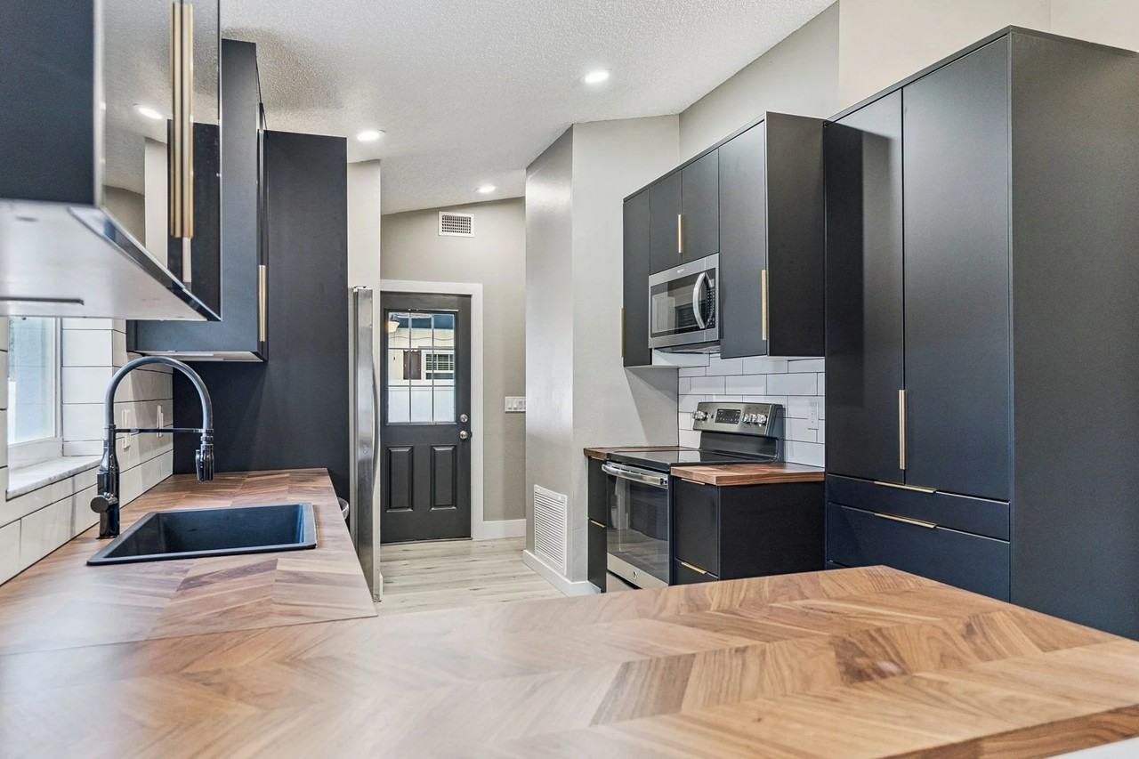 2414 Lime Tree Dr - Photo 2 of 19