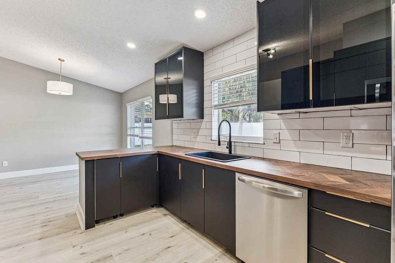 2414 Lime Tree Dr - Photo 7 of 19