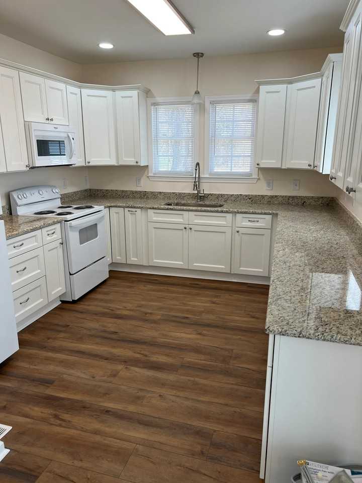 2020 Chapel Hill Rd - Photo 2 of 14