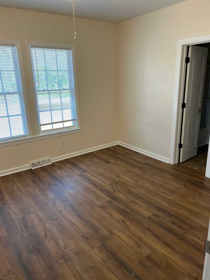 2020 Chapel Hill Rd - Photo 6 of 14