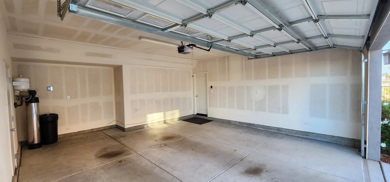 162 Sweetwater Ln - Photo 3 of 21