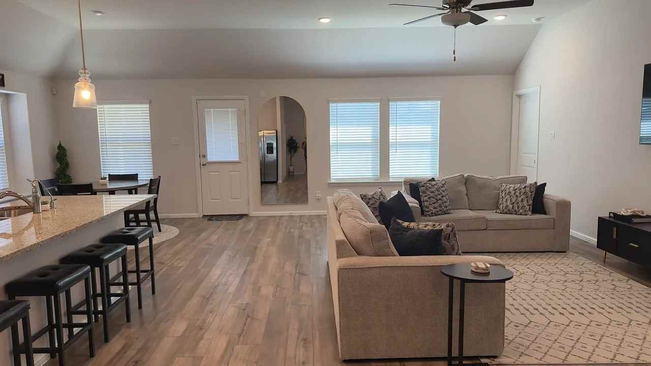 1312 Hunters Ridge Dr - Photo 3 of 21