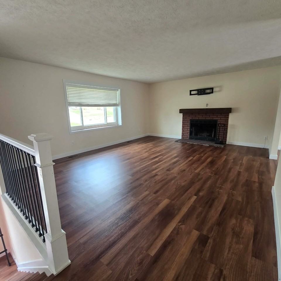 1016 Brock Ln - Photo 2 of 16