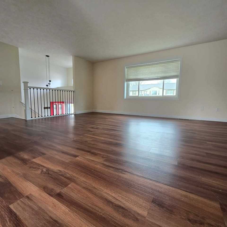 1016 Brock Ln - Photo 3 of 16