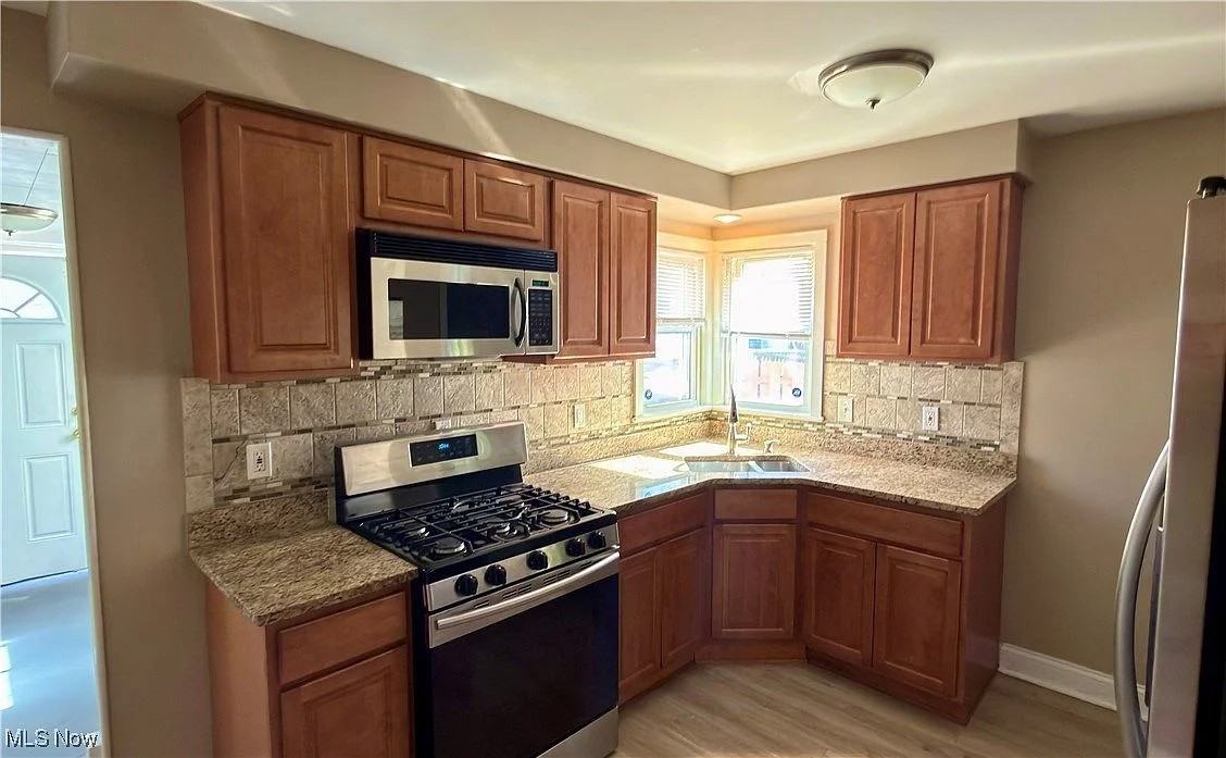 5069 Henry St - Photo 4 of 11