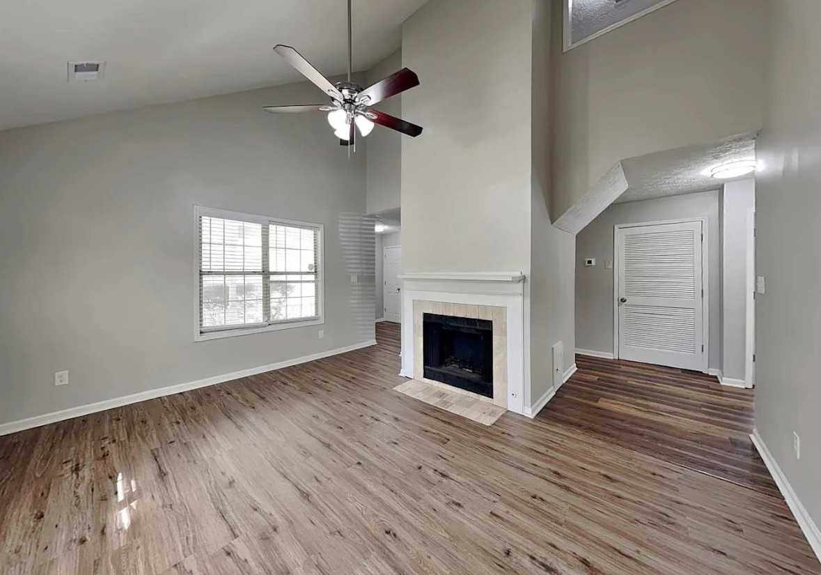 1152 Autumn Crest Dr - Photo 2 of 11