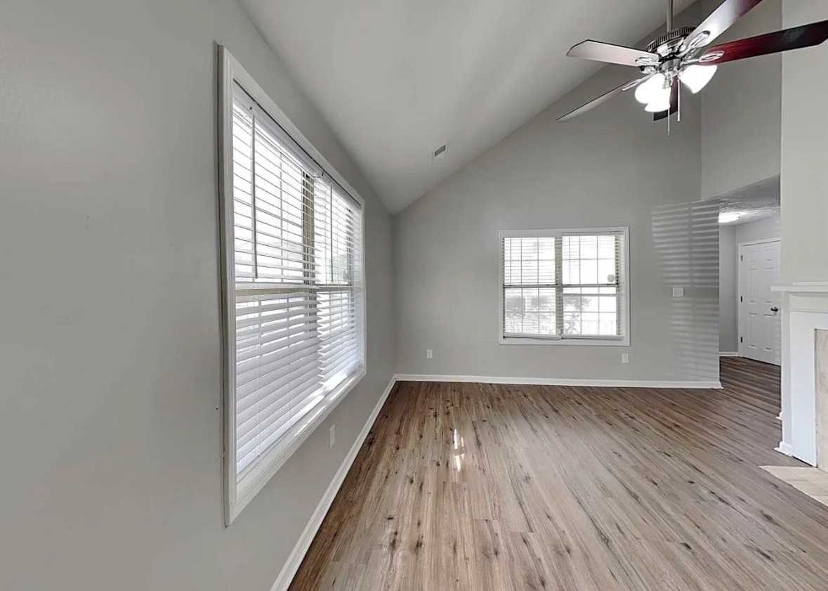 1152 Autumn Crest Dr - Photo 3 of 11