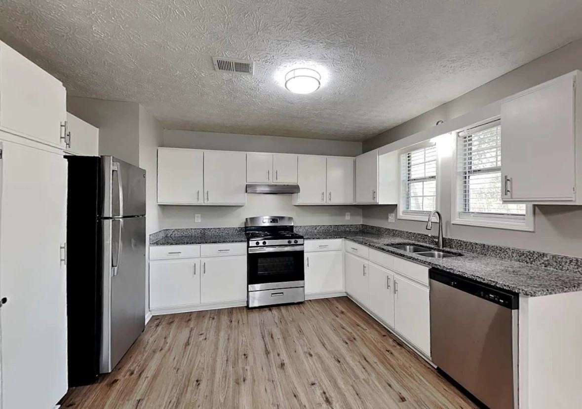 1152 Autumn Crest Dr - Photo 4 of 11