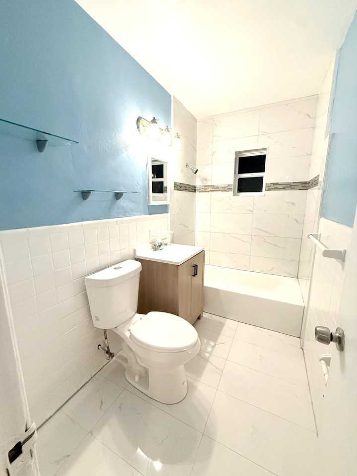 209 Nwstreet #2 - Photo 2 of 6