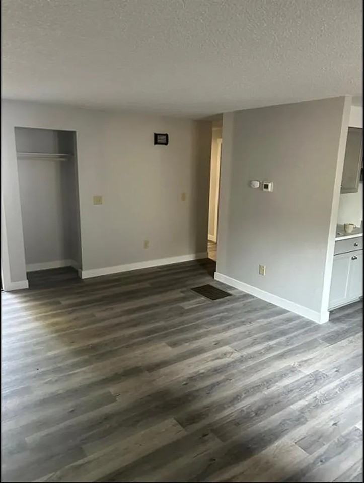 2506 E Rowan Ave #2508 - Photo 7 of 11