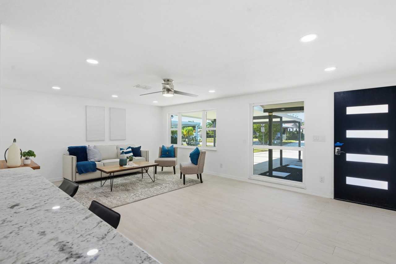 613 Highview Cir N - Photo 4 of 12