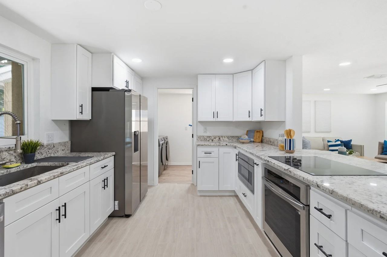 613 Highview Cir N - Photo 5 of 12