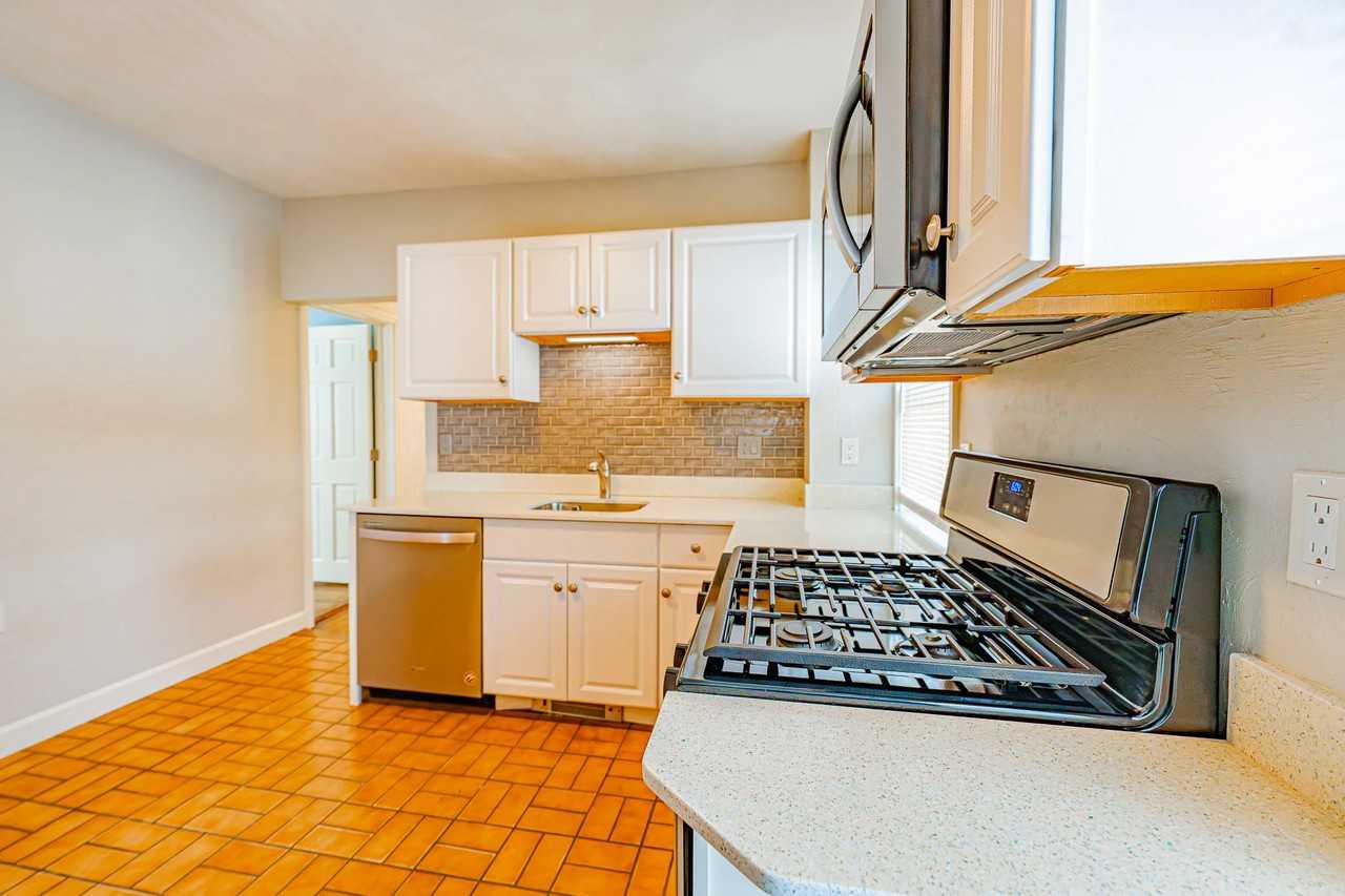 40 Chestnut St #1 - Photo 2 of 18