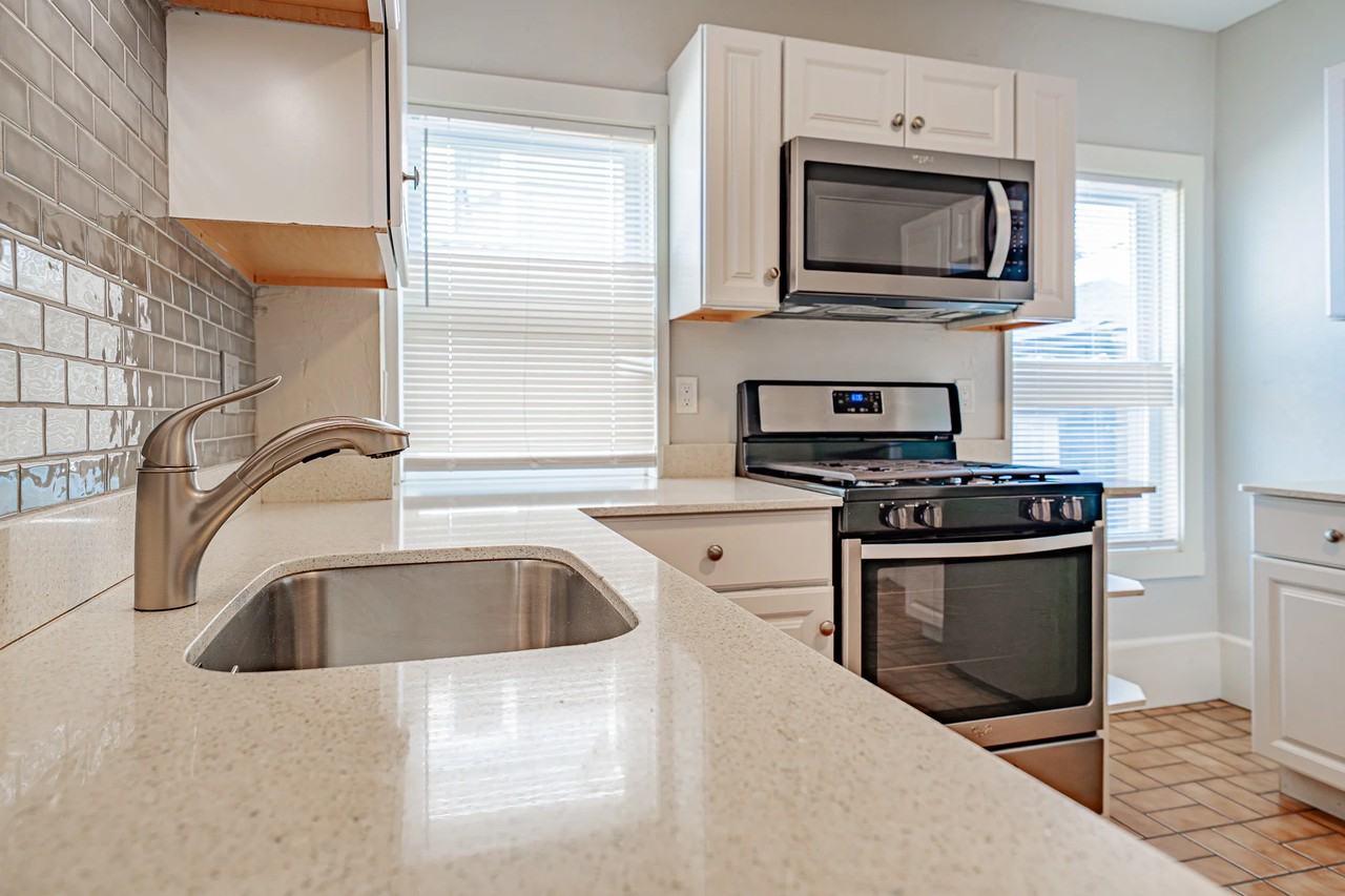 40 Chestnut St #1 - Photo 4 of 18