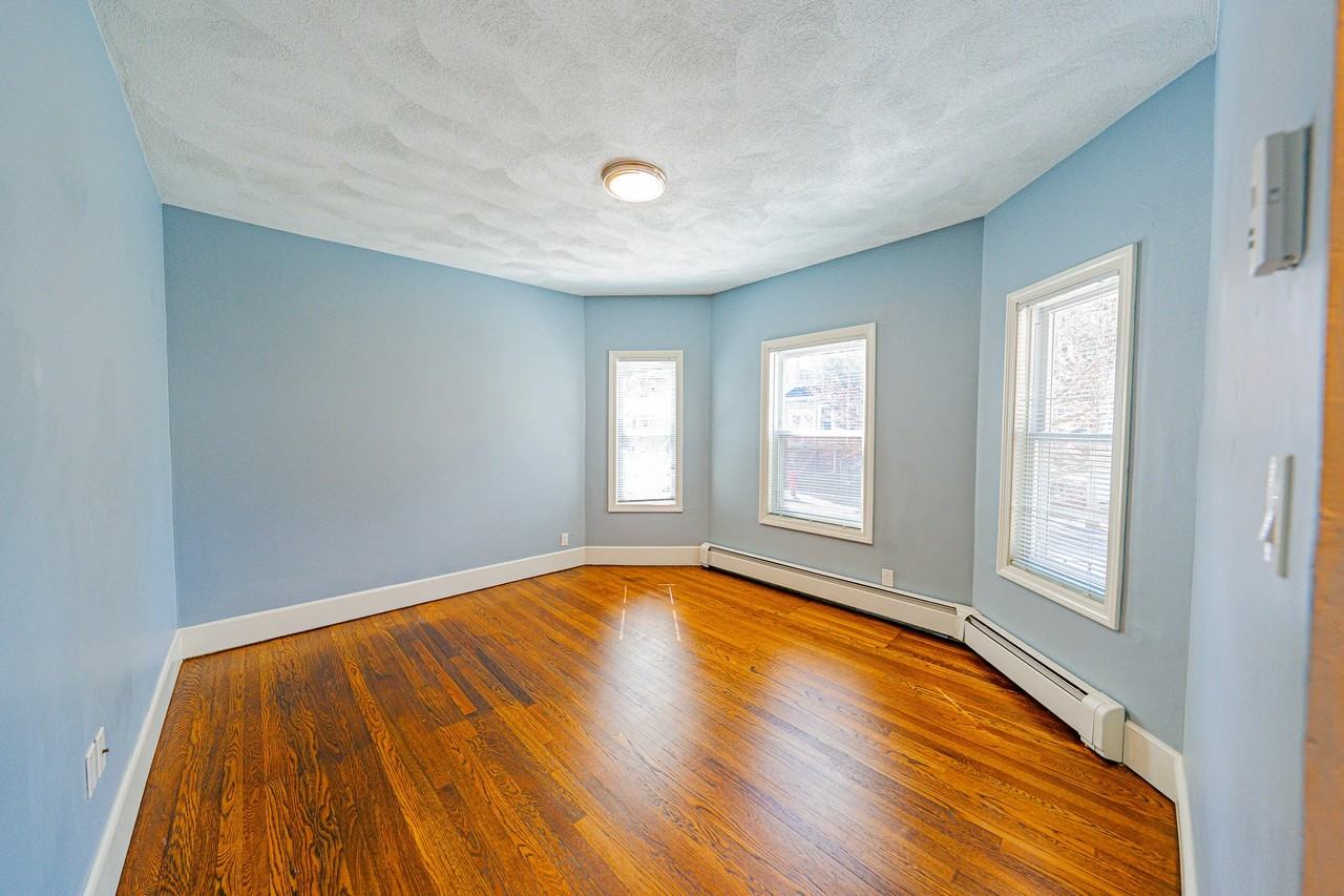 40 Chestnut St #1 - Photo 5 of 18