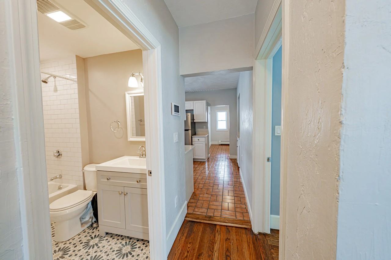 40 Chestnut St #1 - Photo 6 of 18