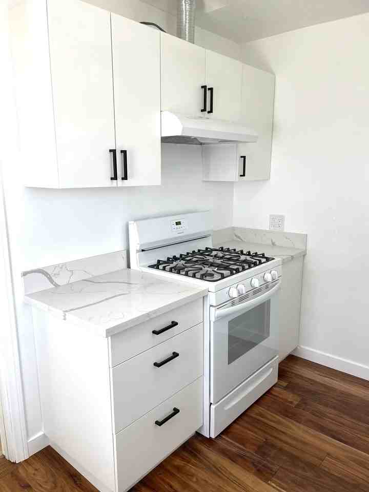 3082 K St - Photo 5 of 17