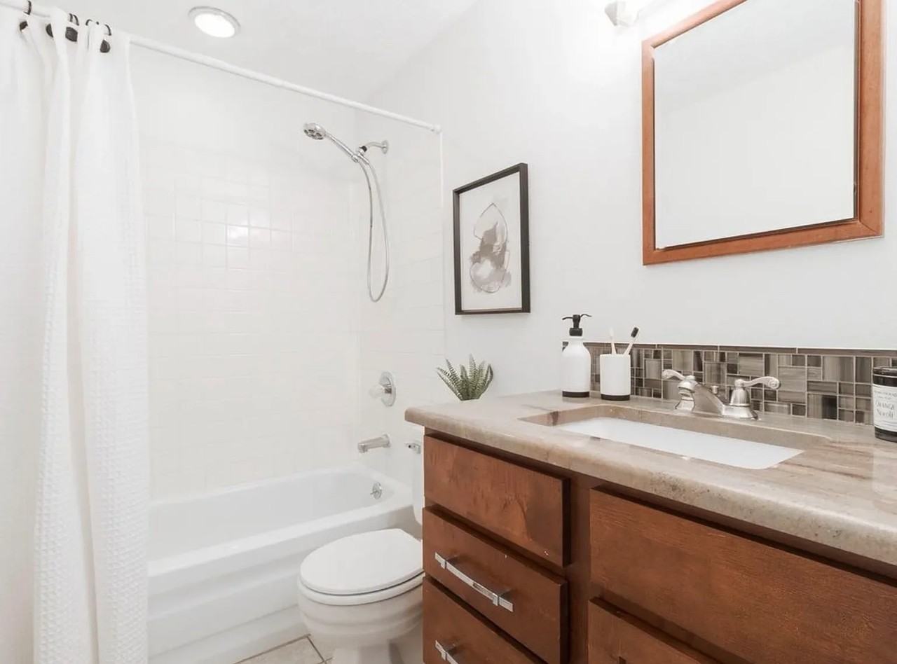 9308 Kendall St - Photo 2 of 7