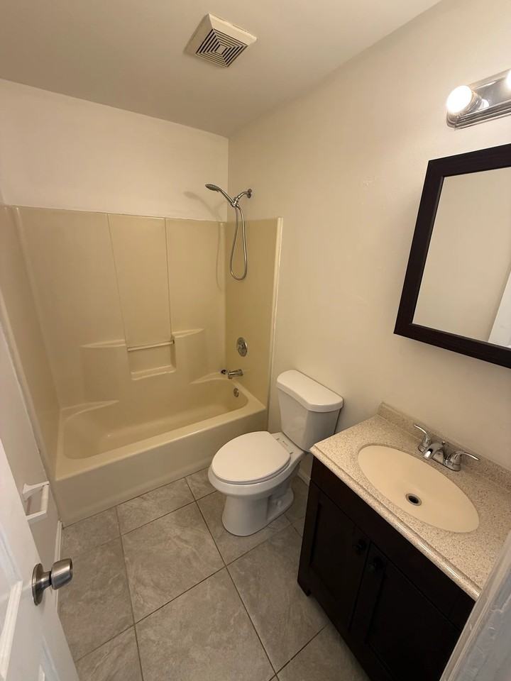 12595 Southern Maryland Blvd - Photo 4 of 6