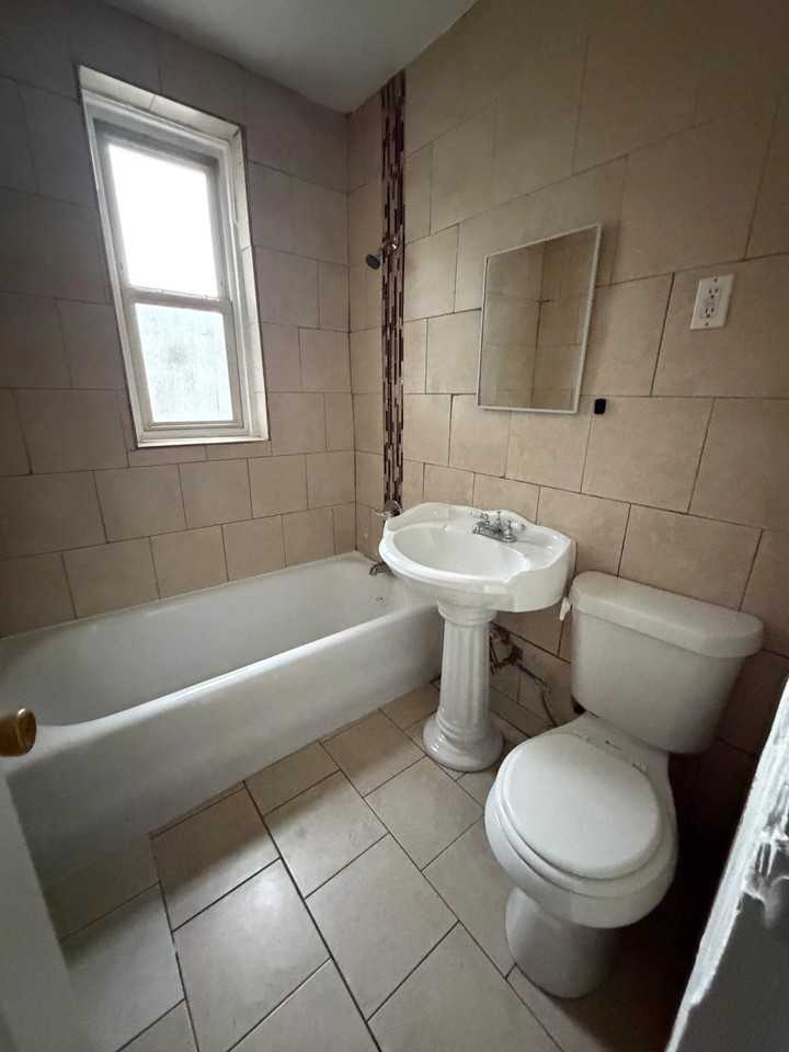 196 Roseville Ave #22 - Photo 4 of 4