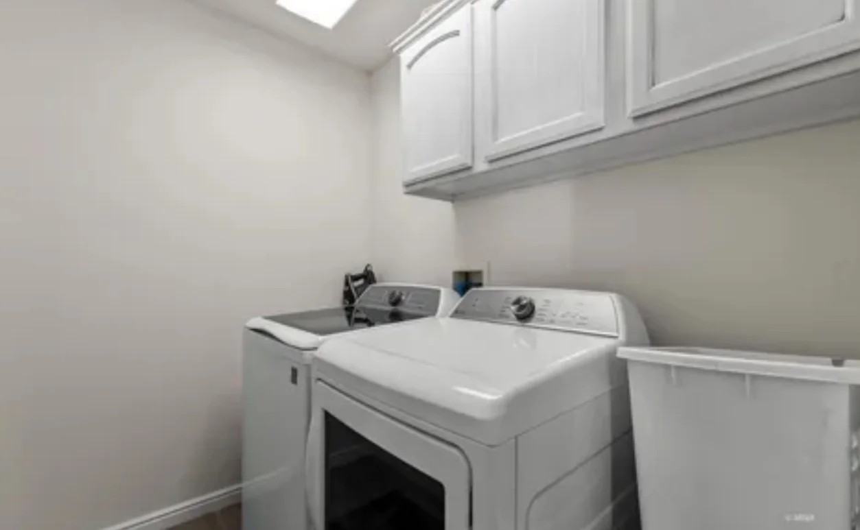 722 Peartree Ln - Photo 3 of 14