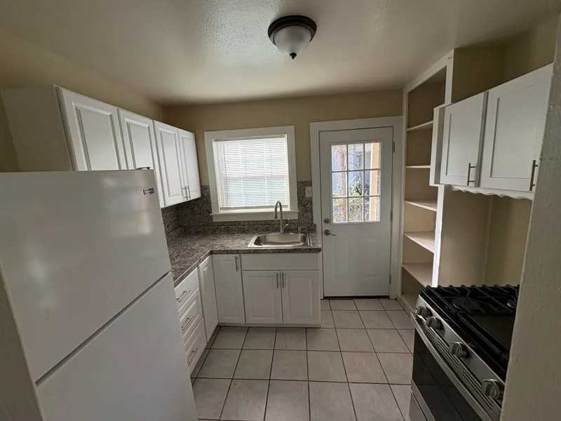 1906 Duncan Ave - Photo 2 of 7