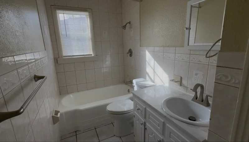 1906 Duncan Ave - Photo 4 of 7