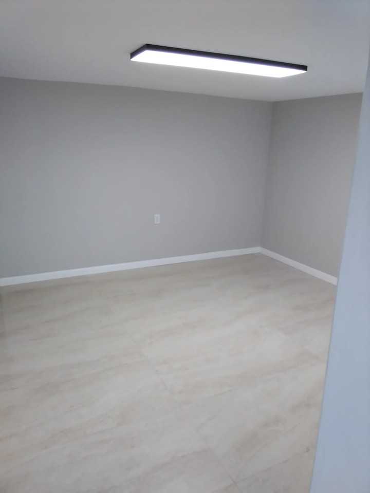 21 Ramapo Rd - Photo 3 of 20