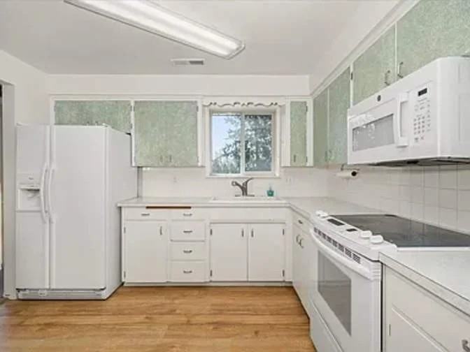 214 Walker Dr - Photo 4 of 7