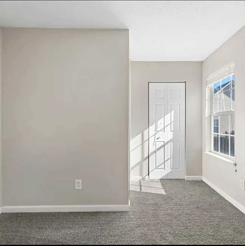 116 Cottage Lake Way - Photo 3 of 15