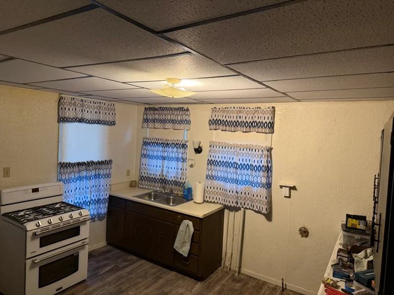 815 W 1st St - Photo 2 of 12