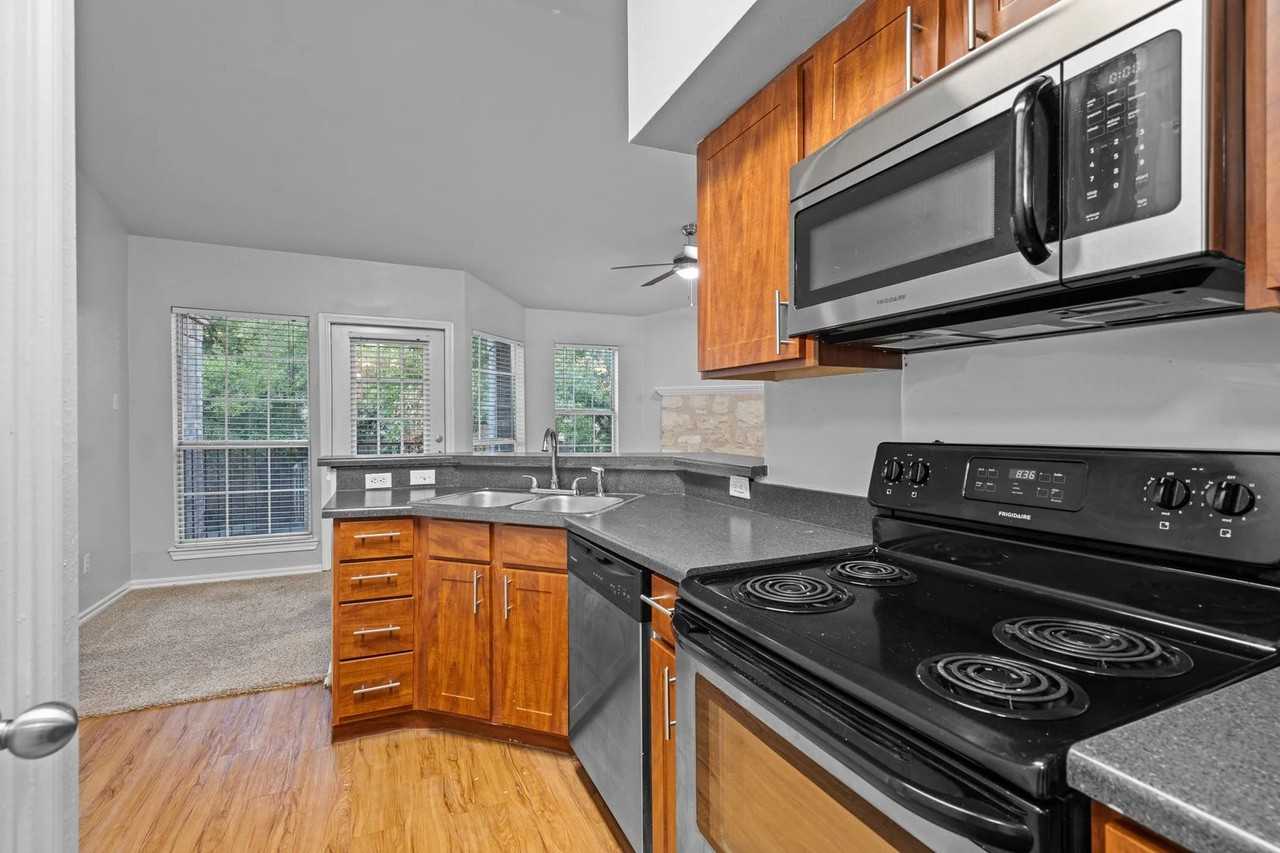 6804 N Capital Of Texas Hwy #524 - Photo 7 of 17