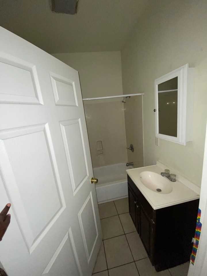 2333 Saint Anthony St #2333 - Photo 3 of 6