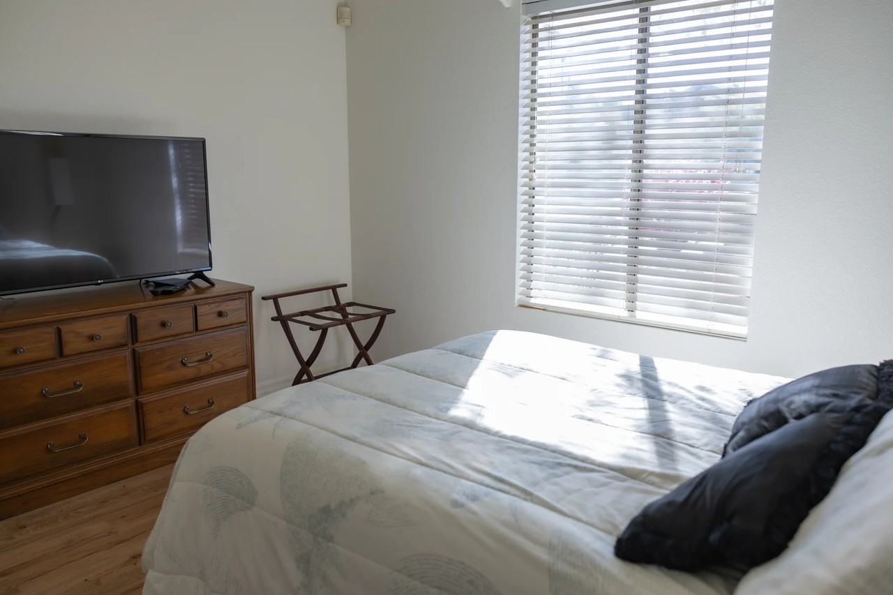 8856 E Sharon Dr - Photo 5 of 11