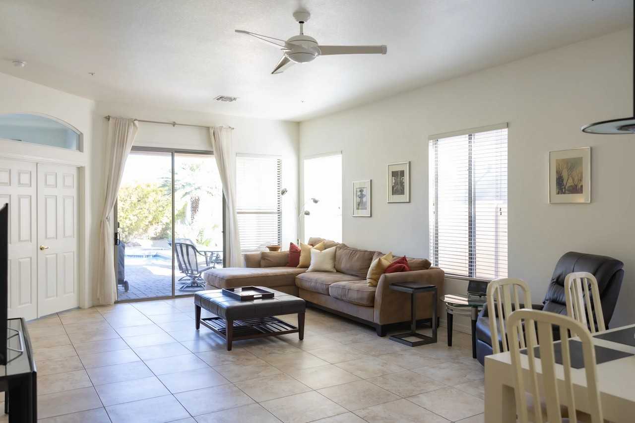 8856 E Sharon Dr - Photo 6 of 11