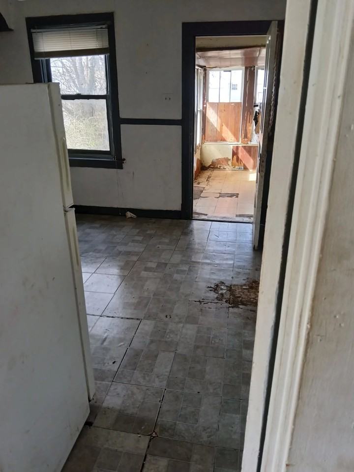 4931 Plover Ave - Photo 4 of 13