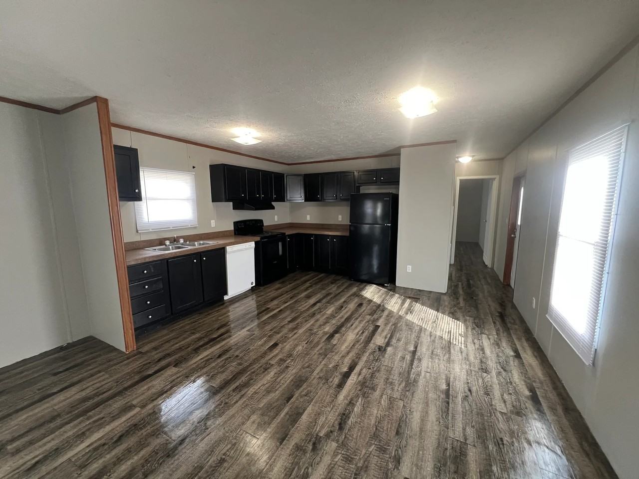 78 Peach St - Photo 3 of 14