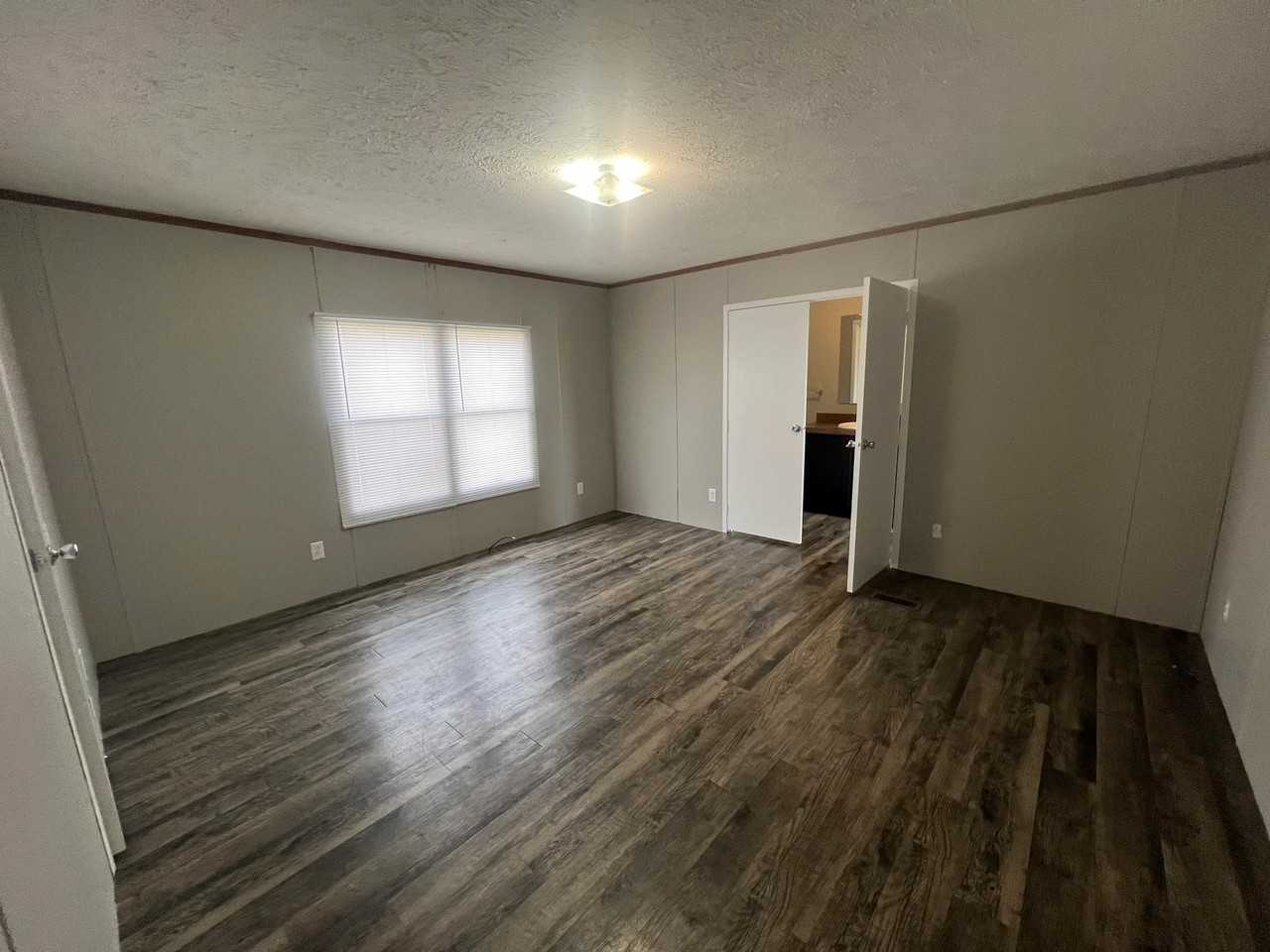 78 Peach St - Photo 5 of 14