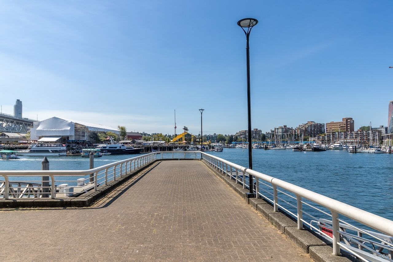 455 Beach Crescent #606 - Photo 2 of 38