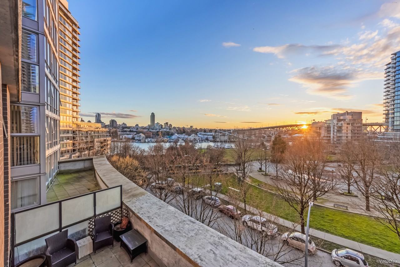 455 Beach Crescent #606 - Photo 5 of 38