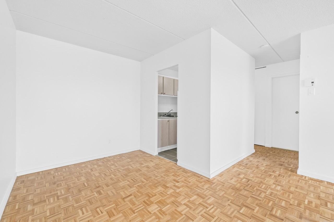 725 Rue du Roussillon #511 - Photo 3 of 14