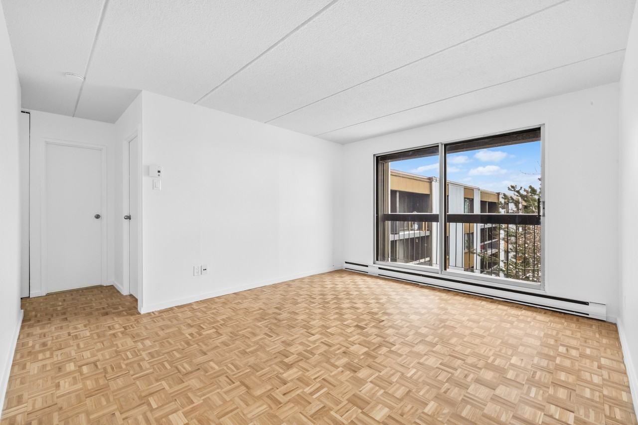 725 Rue du Roussillon #511 - Photo 5 of 14
