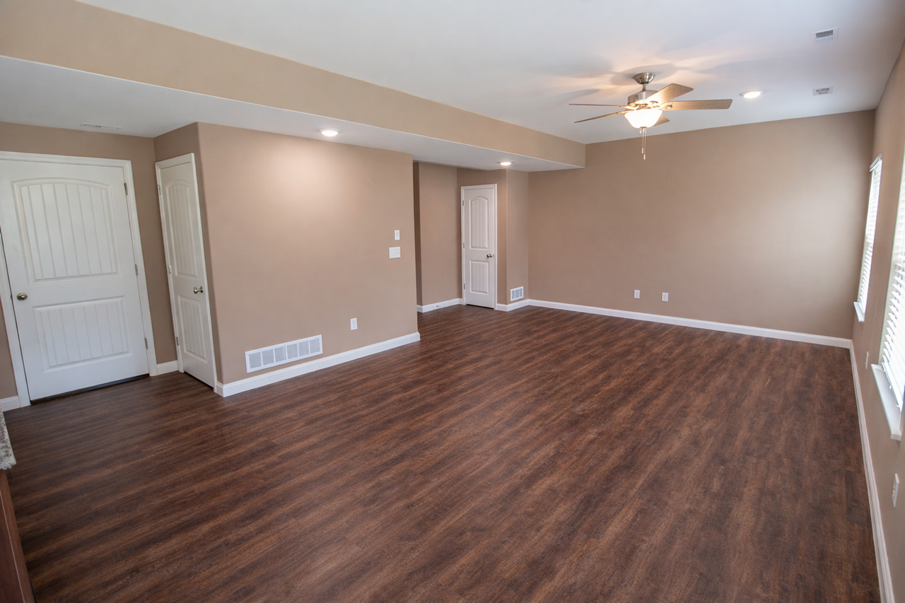 2810 Amberwood Ct - Photo 5 of 25