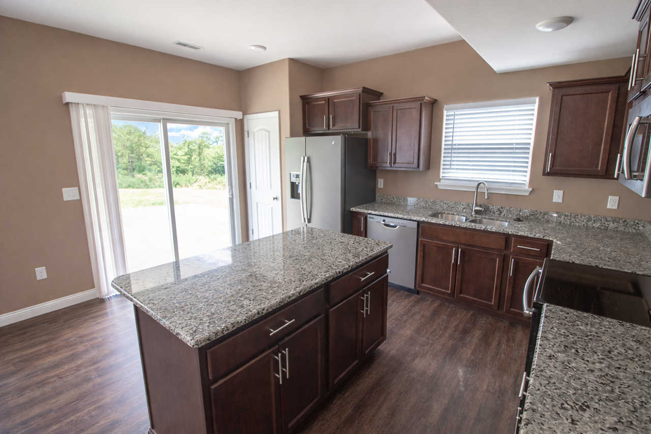 2810 Amberwood Ct - Photo 7 of 25