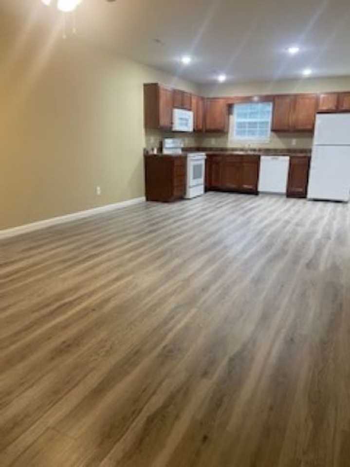 Pineview Dr - Photo 2 of 12