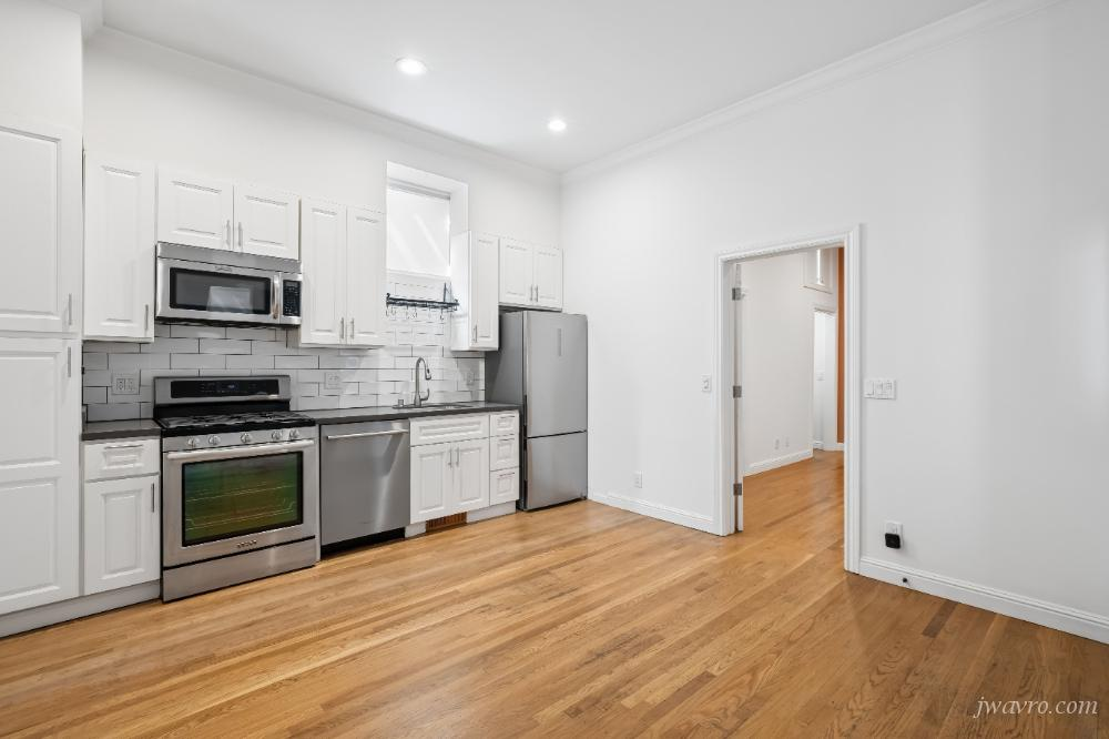 Mcallister Street & Baker Street - Photo 4 of 14